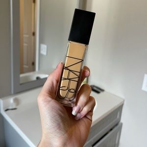 NARS natural radiant longwear foundation-stromboli